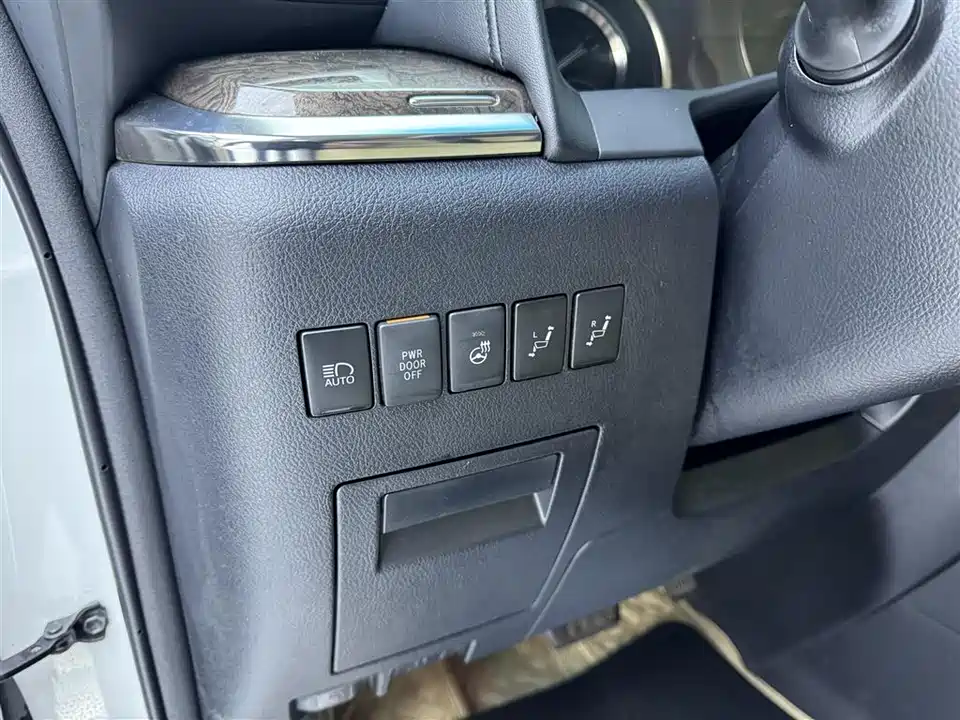 Toyota Elfa Toyota Elfa