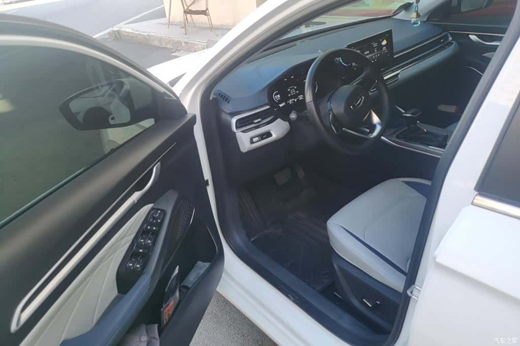 Geely Emgrand, 2022 9