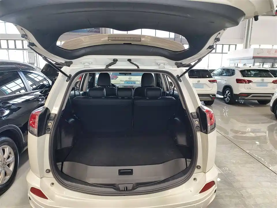 Toyota RAV4 Rongfang