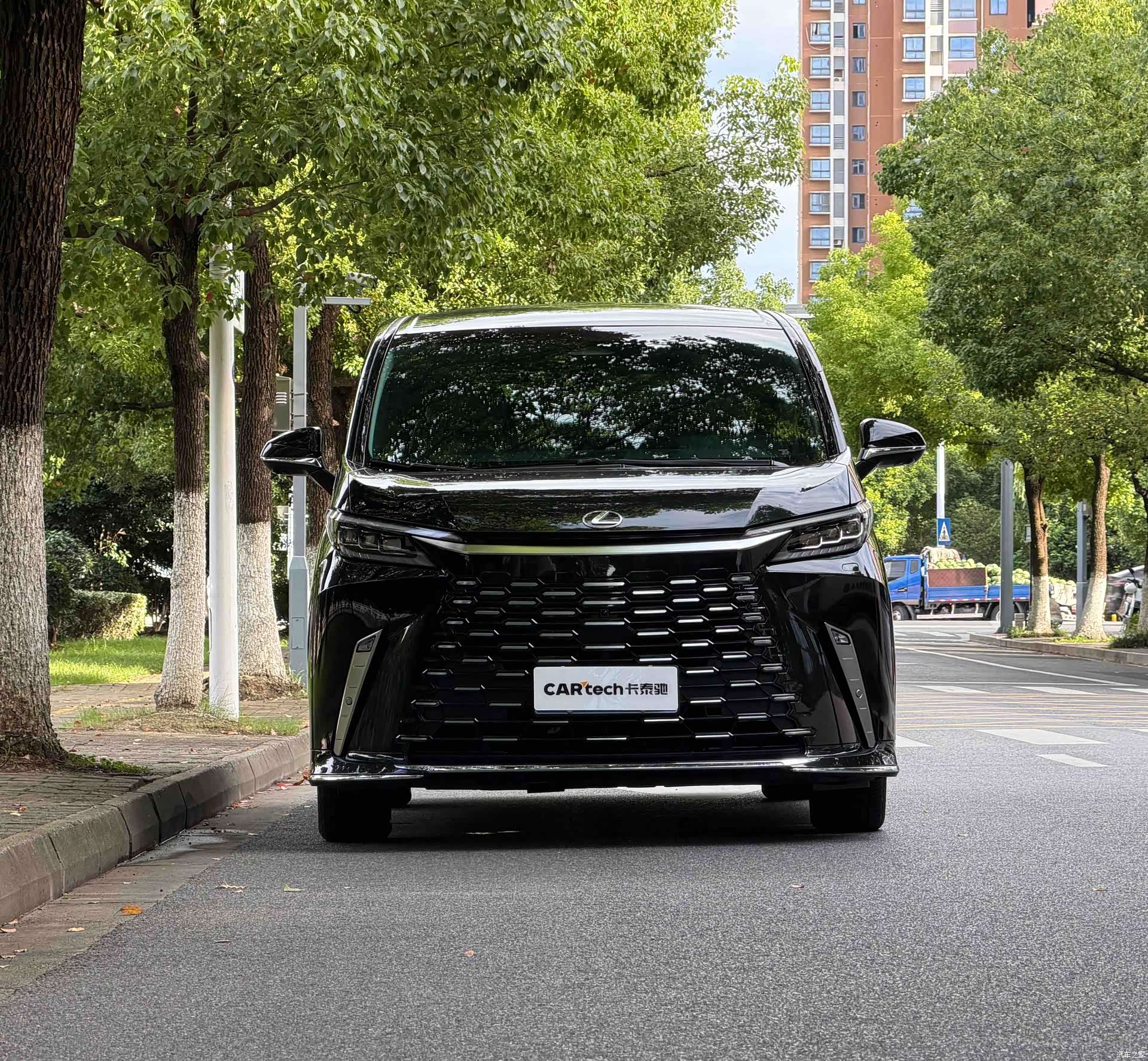 Lexus LM, 2024 2