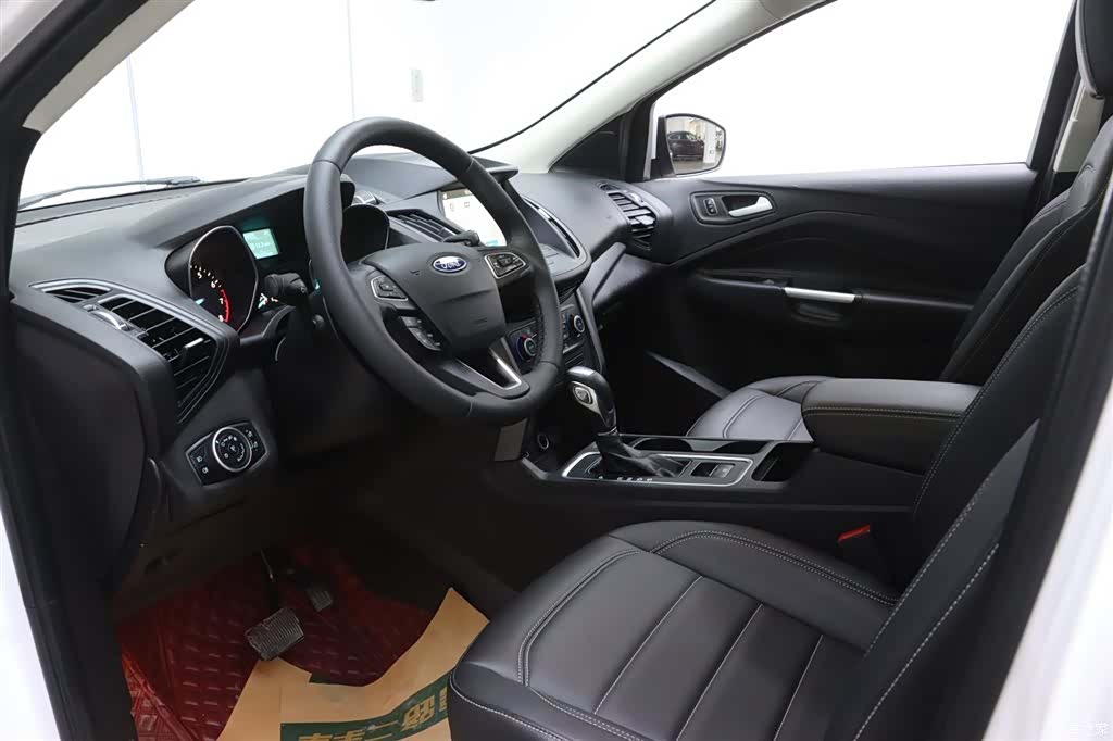 Ford Kuga, 2021 13