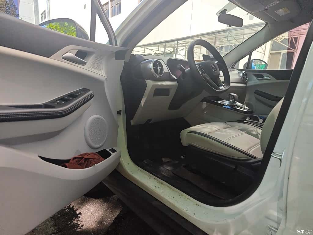 BYD Yuan, 2022 14