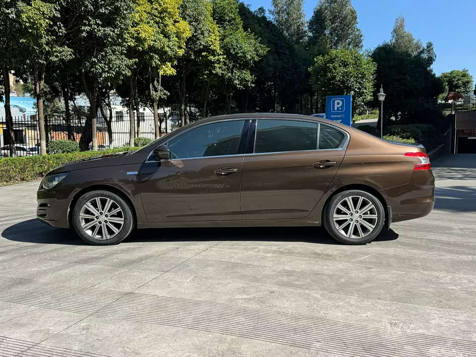 Peugeot 408
