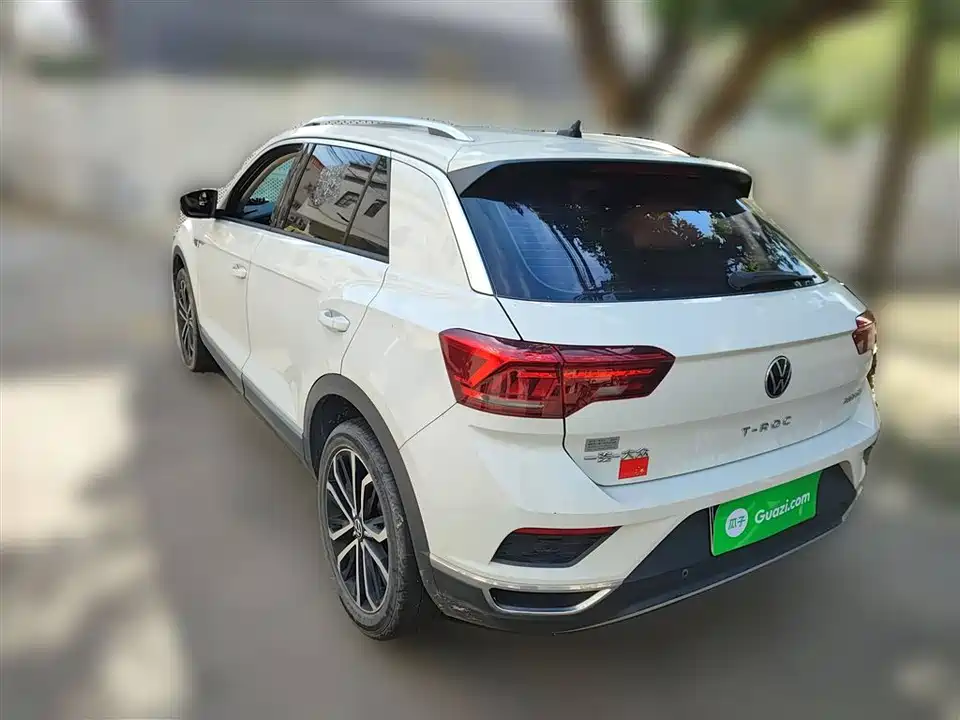 Volkswagen T-ROC exploring Songs