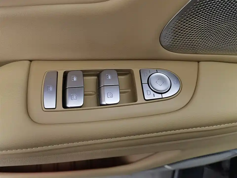 AITO Ask the world M7