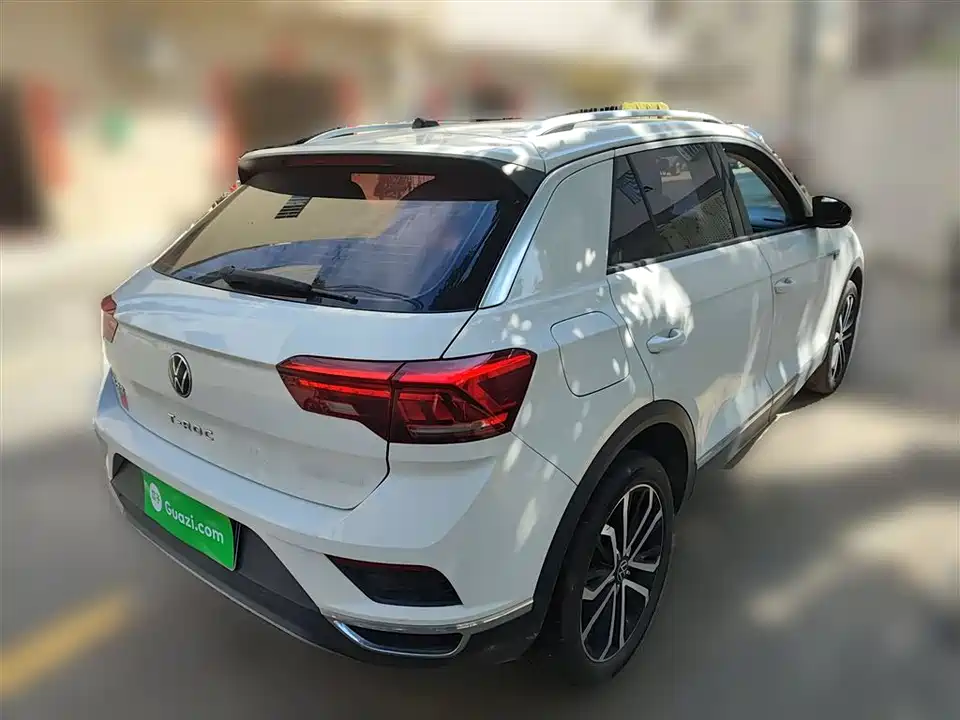 Volkswagen T-ROC exploring Songs