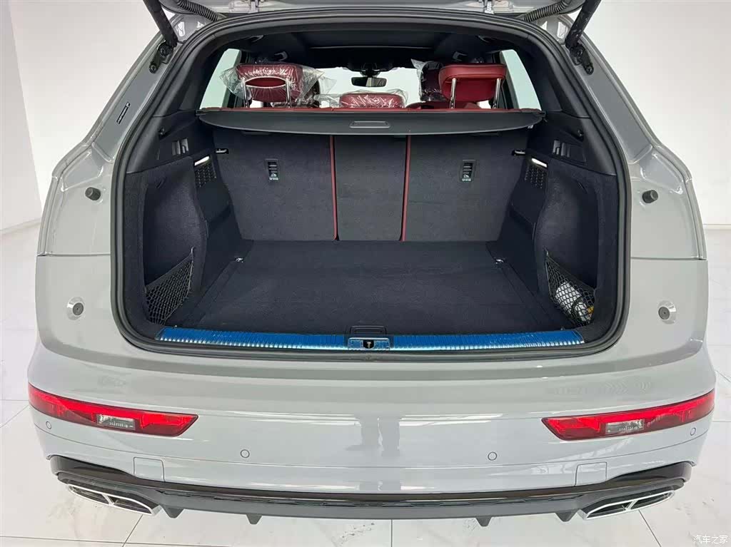 Audi Q5L, 2025 6