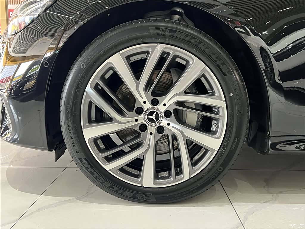 Mercedes-Benz E-Class, 2024 9