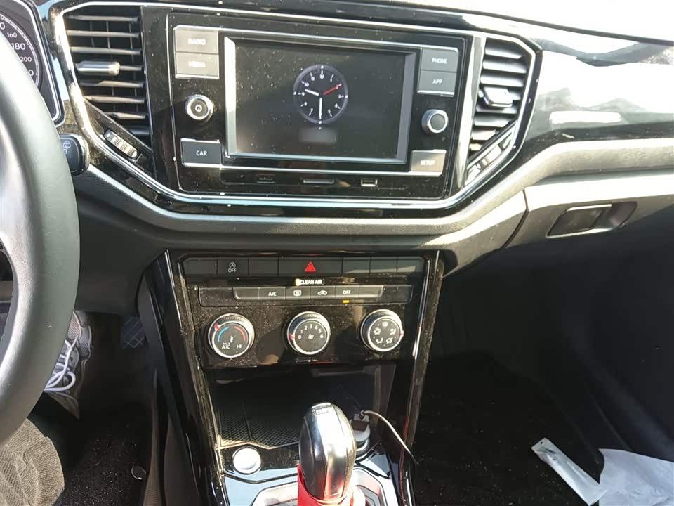 Volkswagen T-ROC exploring Songs