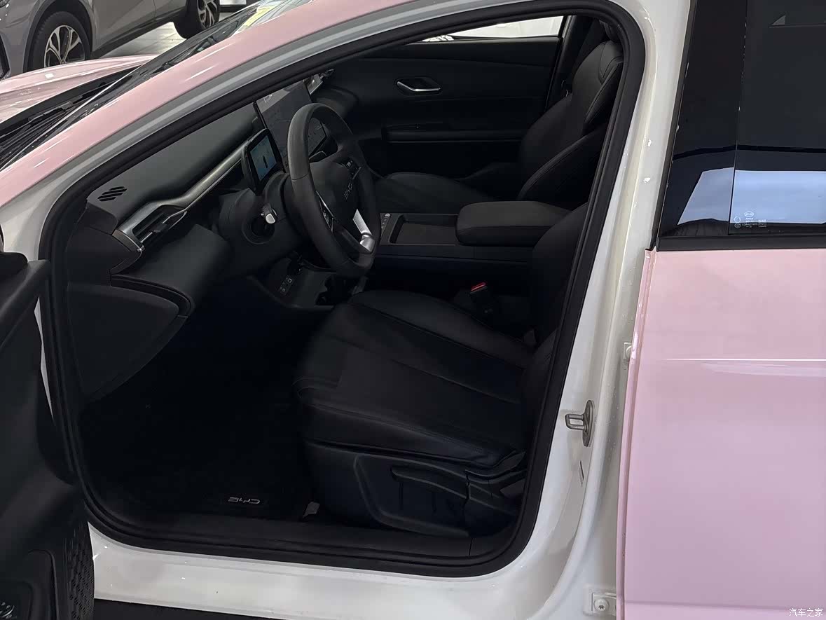 BYD e7, 2025 9