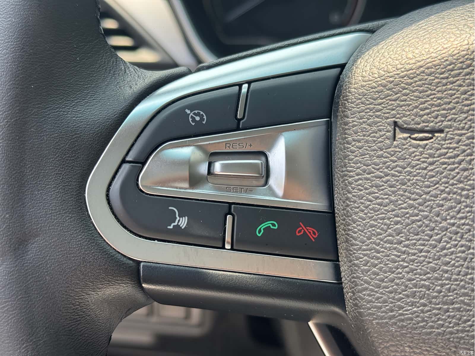 Geely Binray, 2020 14