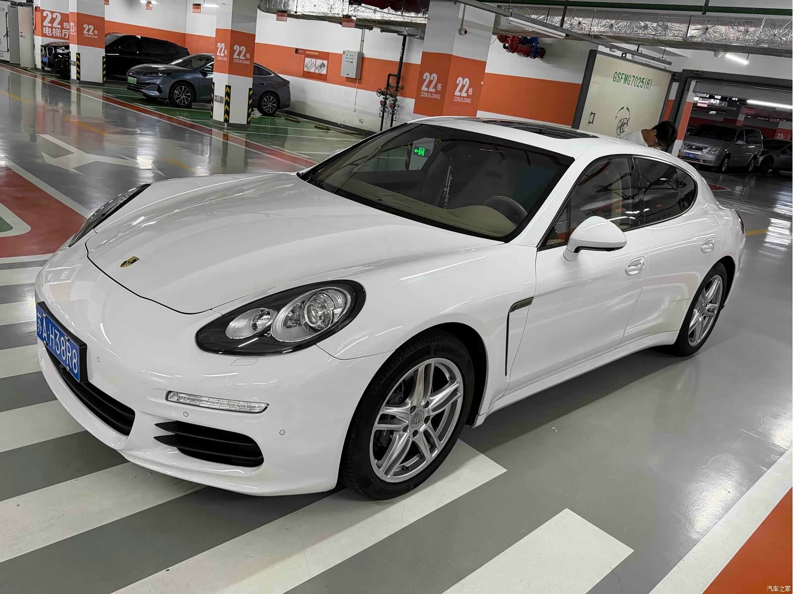 Porsche Panamera, 2015 1