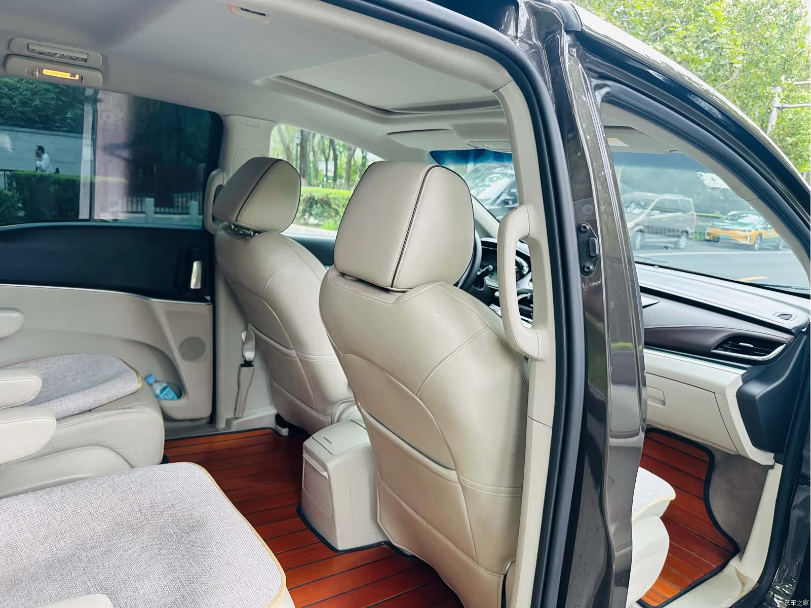 Buick GL8, 2020 25