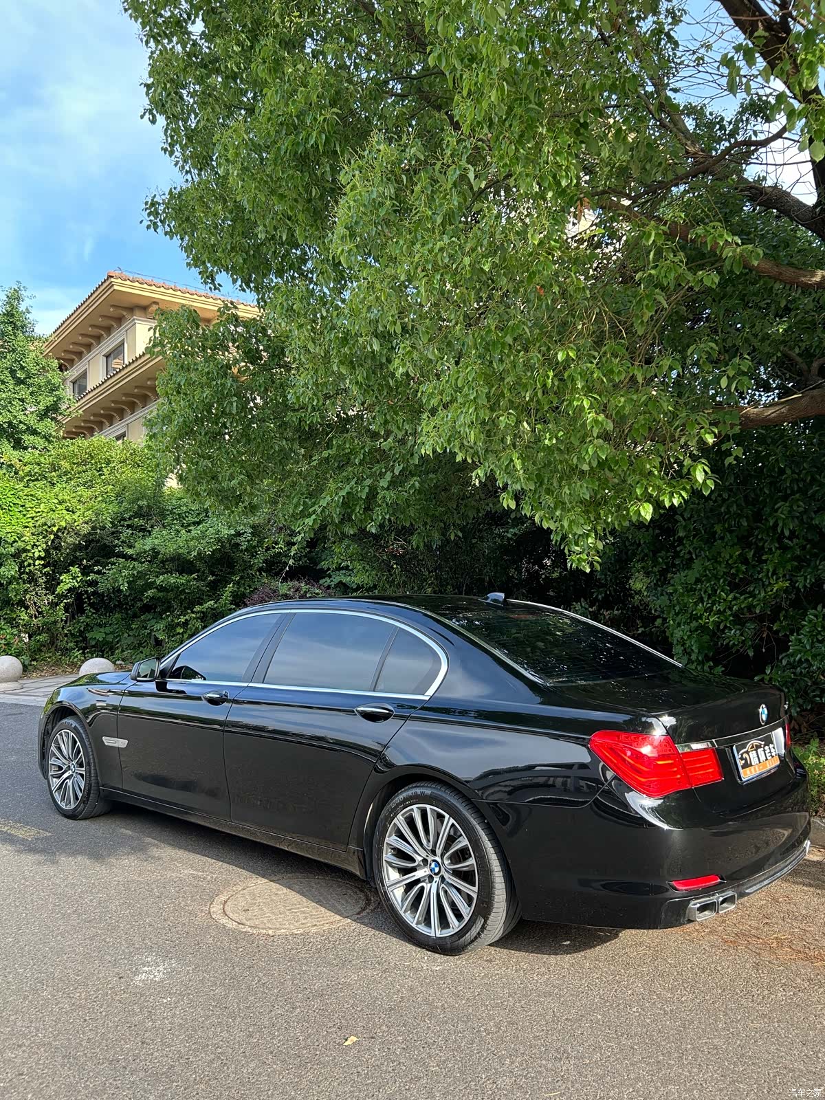 BMW 7 Series, 2011 4