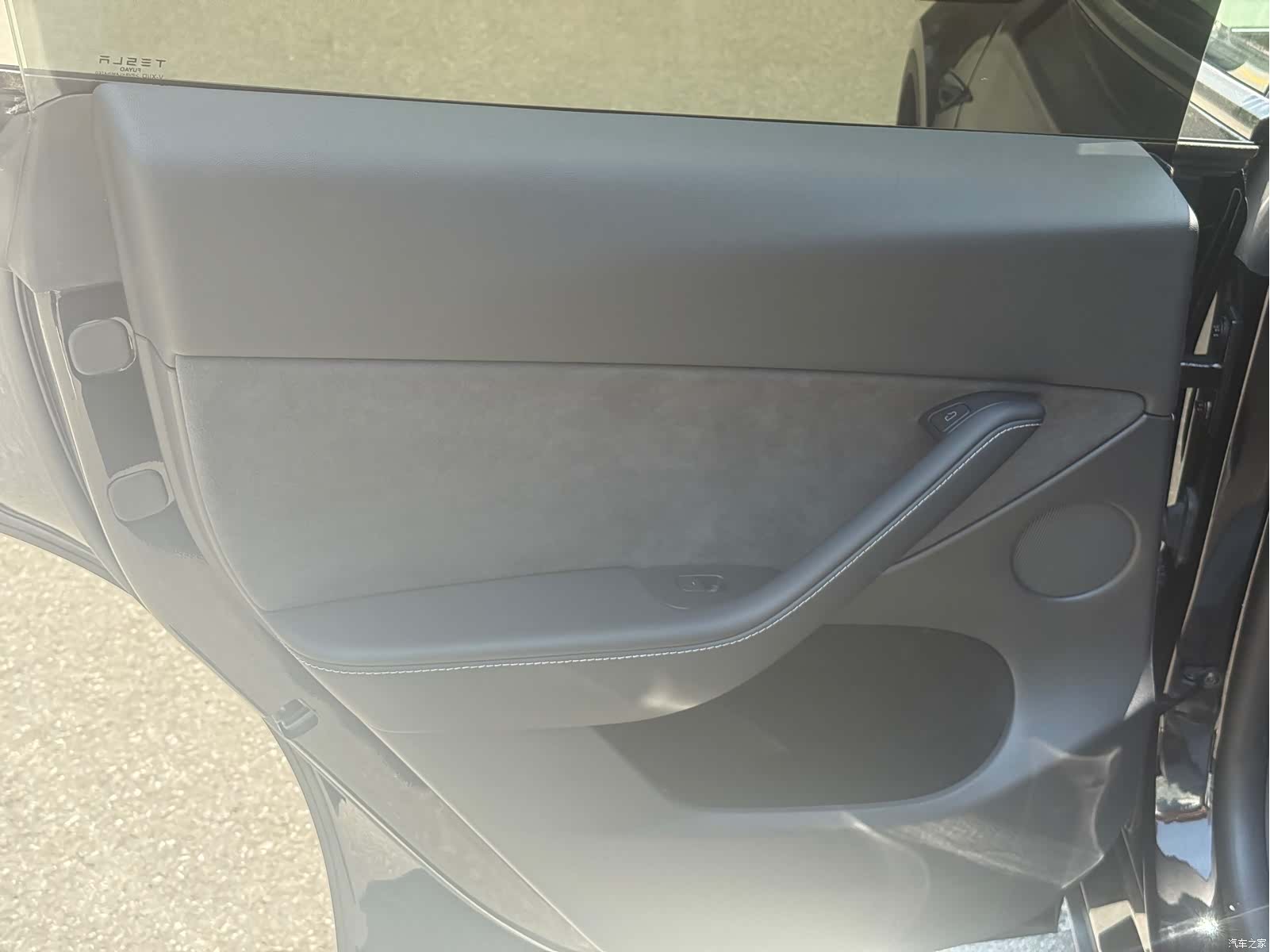 Tesla Model Y, 2023 16