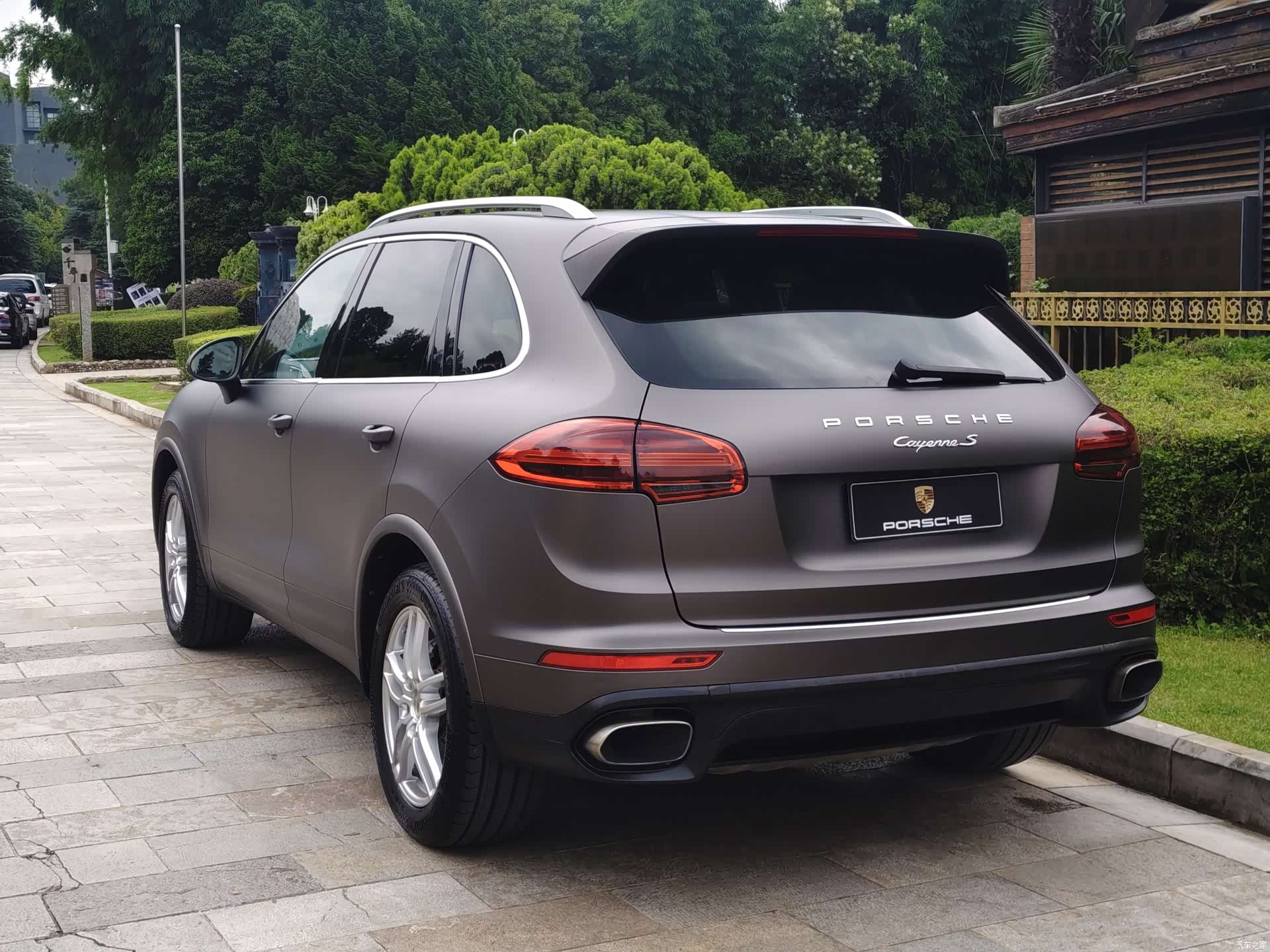 Cayenne Platinum, 2017 42