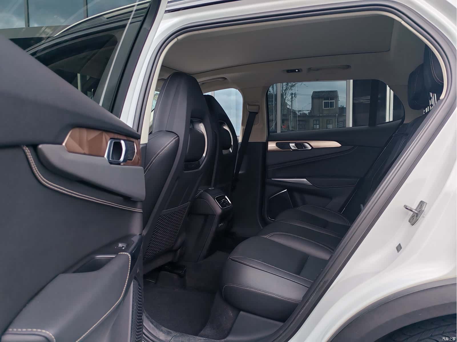 Lynk & Co 01, 2020 10