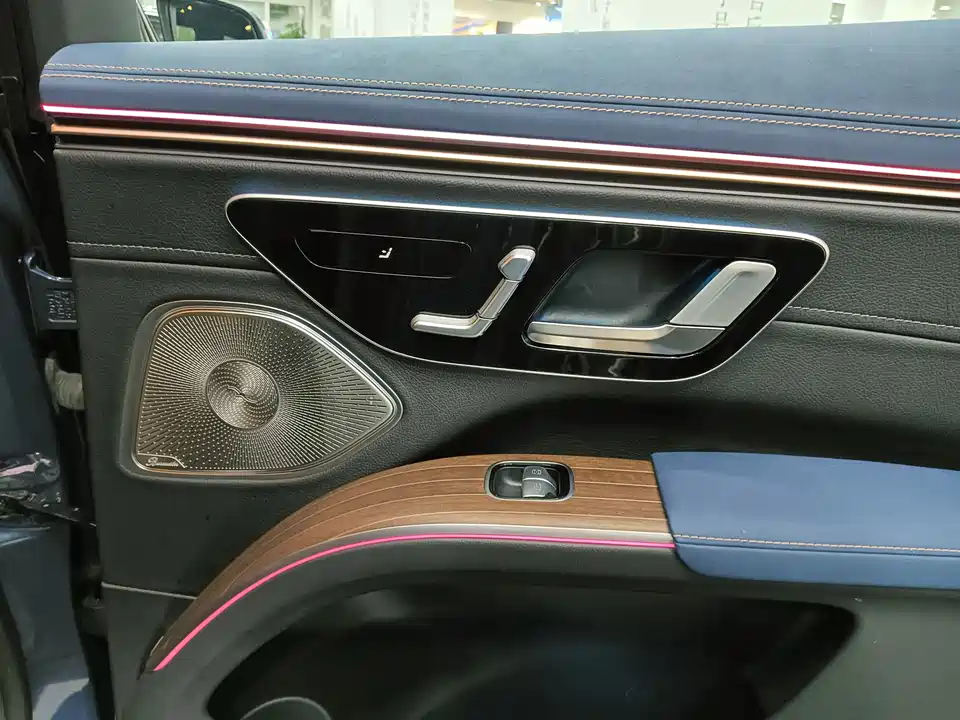 Mercedes-Benz EQS SUV
