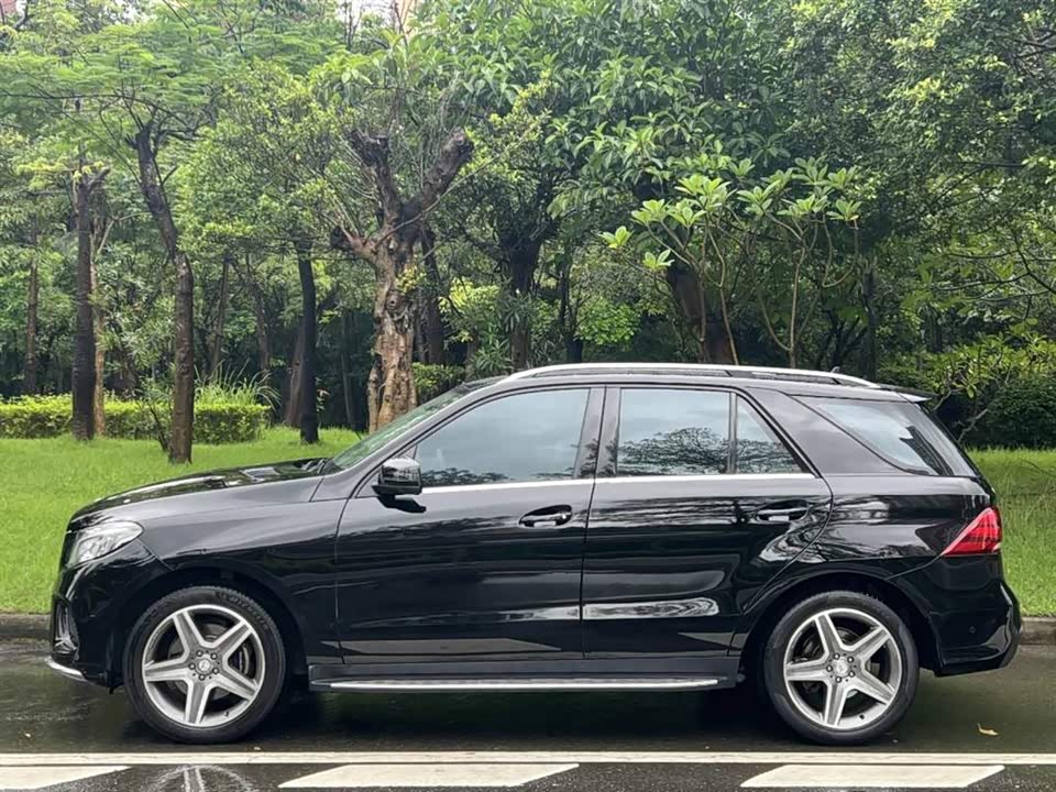 Mercedes-Benz GLE Mercedes-Benz GLE