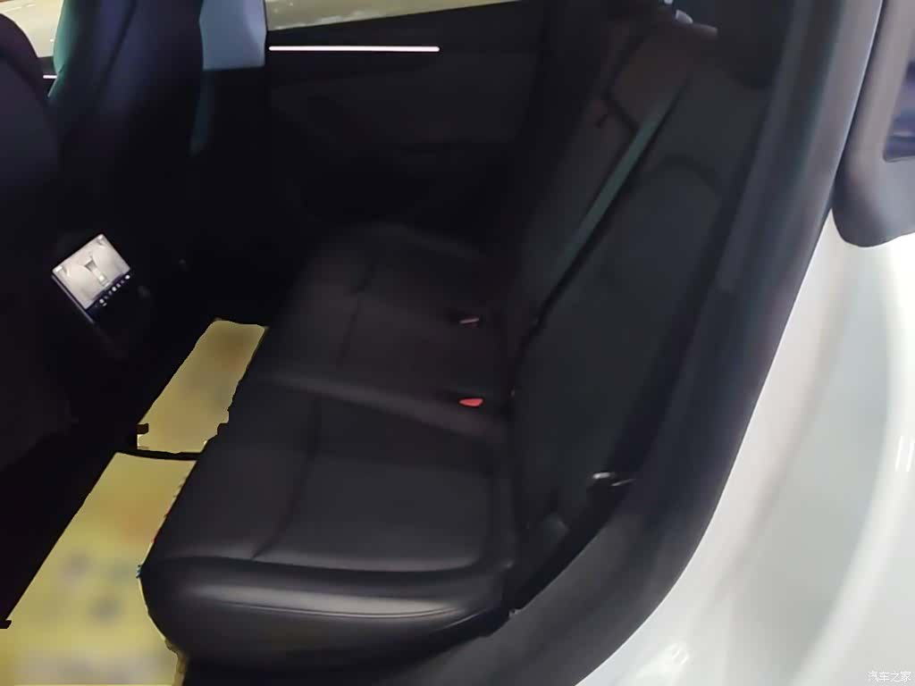 Tesla Model Y, 2026 17