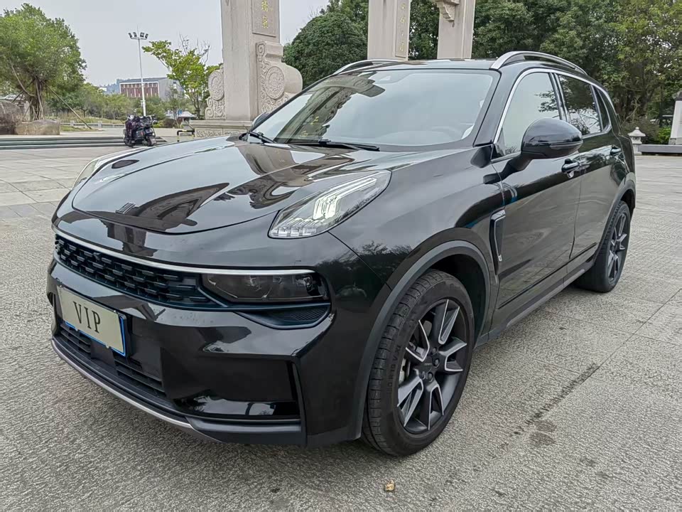 Lynk & Co 01