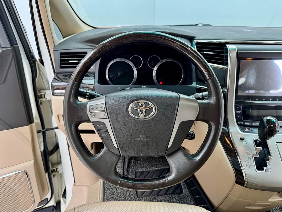 Toyota Alphard 2016, фото 18