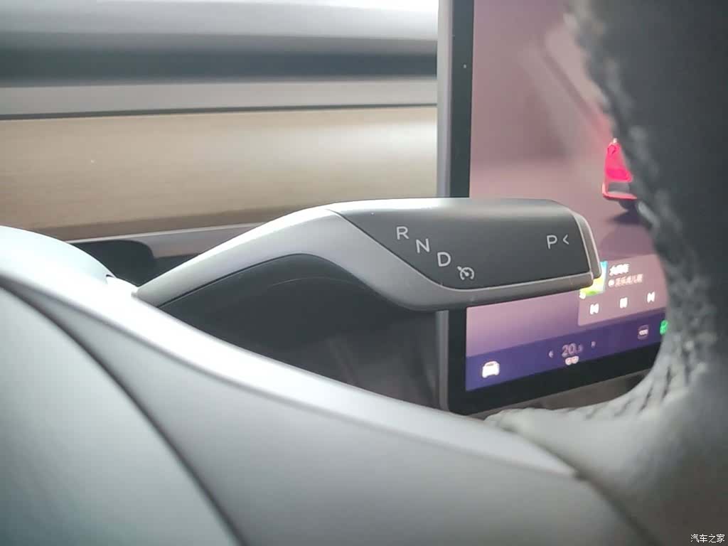 Tesla Model Y, 2022 14