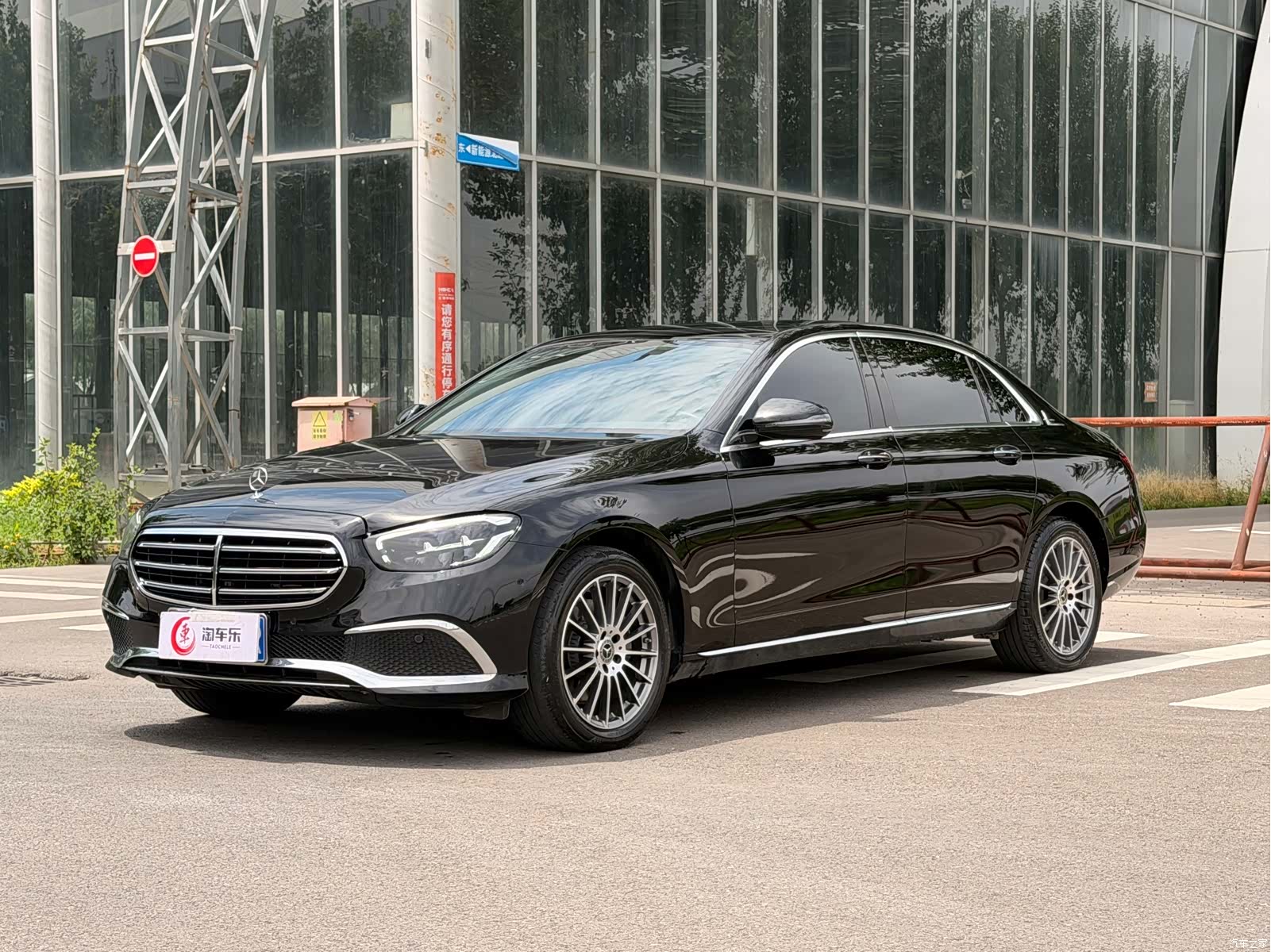 Mercedes-Benz E-Class, 2023 3