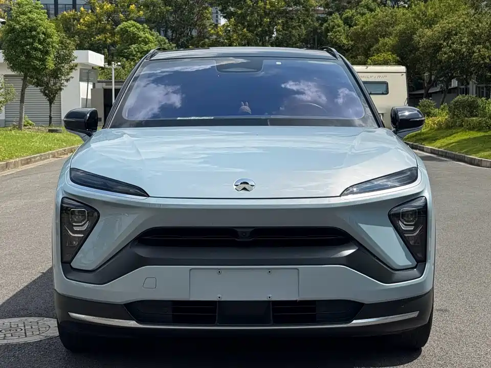 NIO ES6