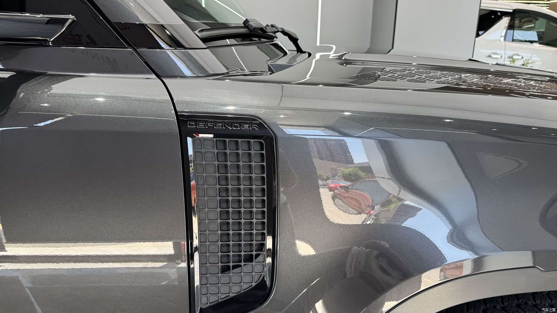 Land Rover Defender, 2024 8