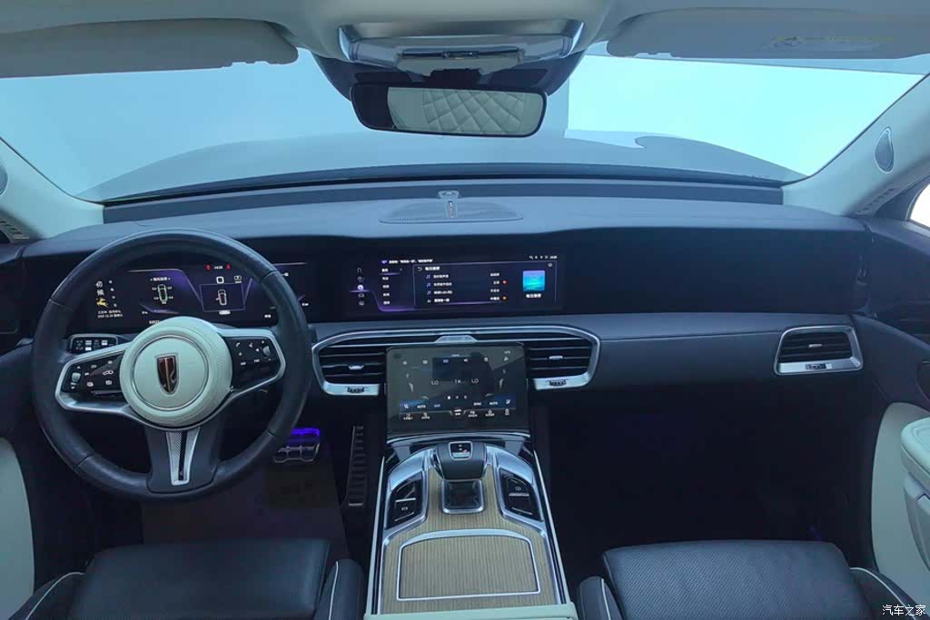 Hongqi E-HS9, 2023 12