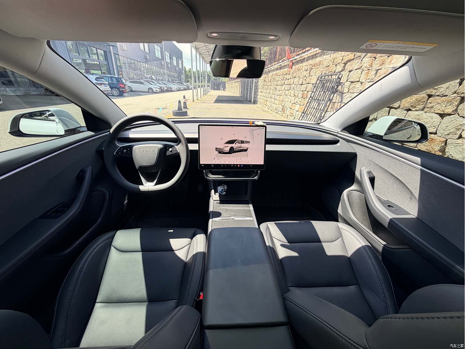 Tesla Model 3, 2024 все фото