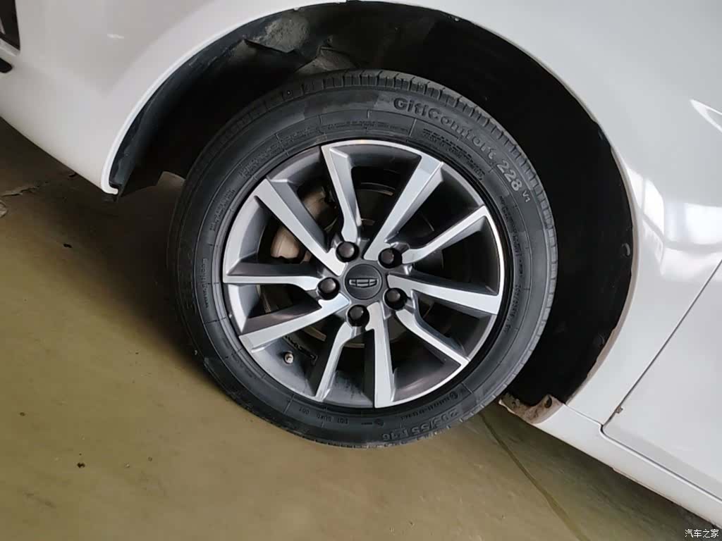 Geely Emgrand, 2019 23