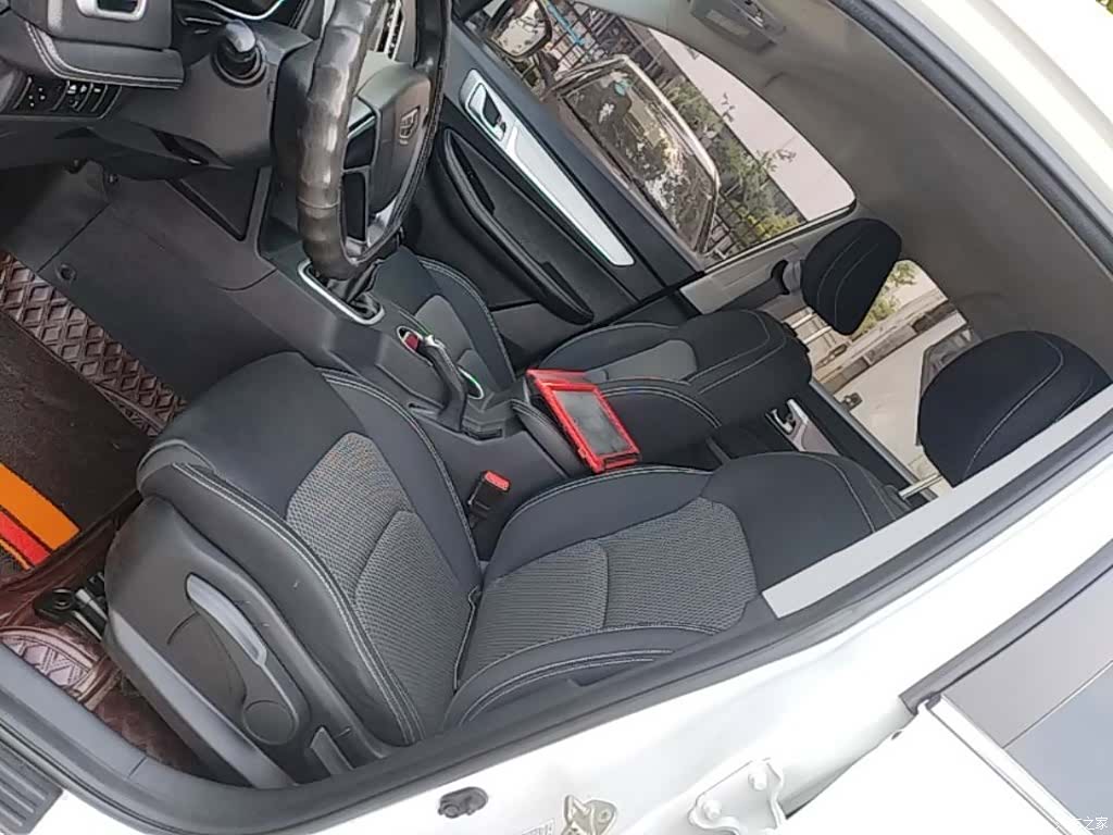 Geely X6, 2021 15