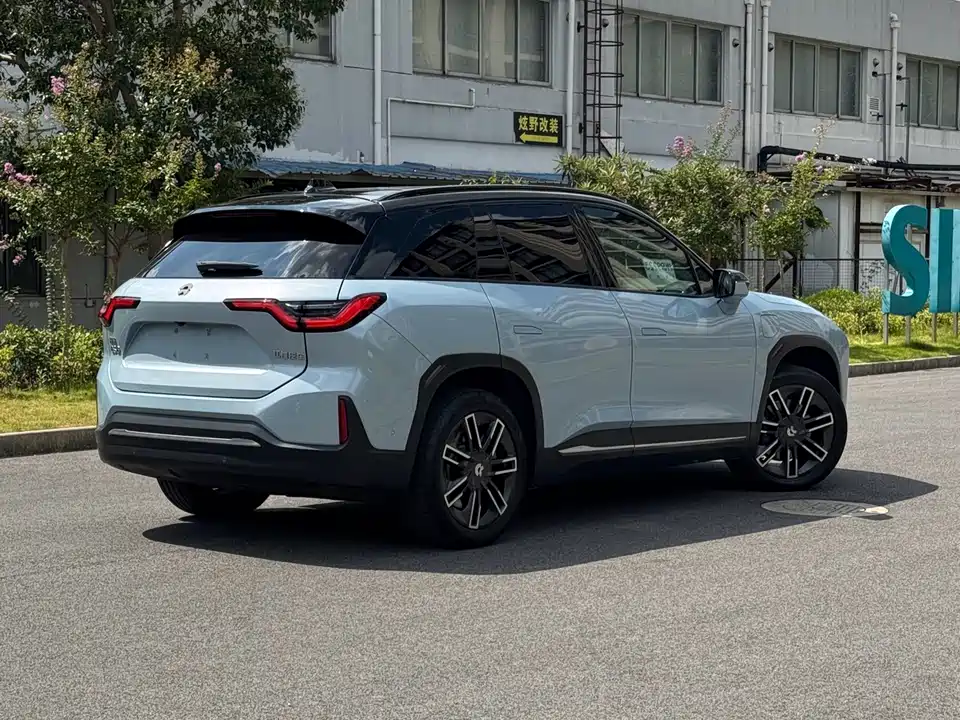 NIO ES6