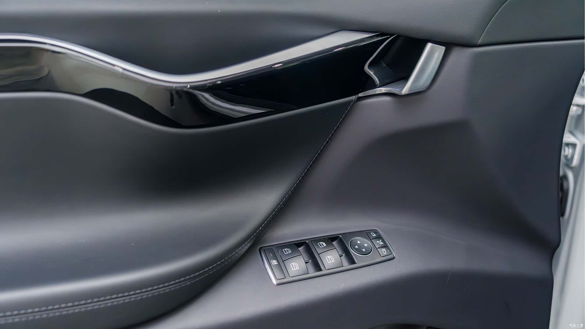 Tesla Model X, 2017 6