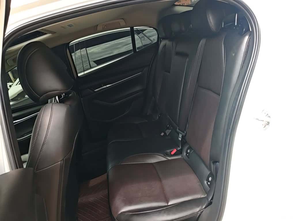 Mazda Mazda3, 2022 17