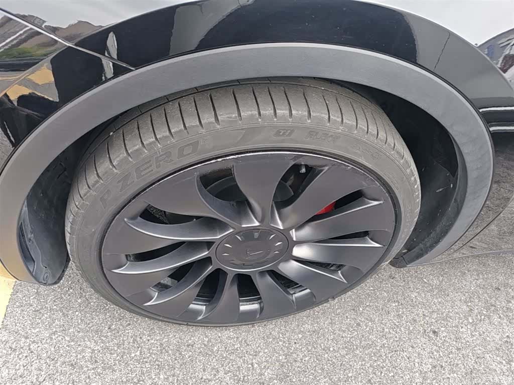 Tesla Model Y, 2023 23