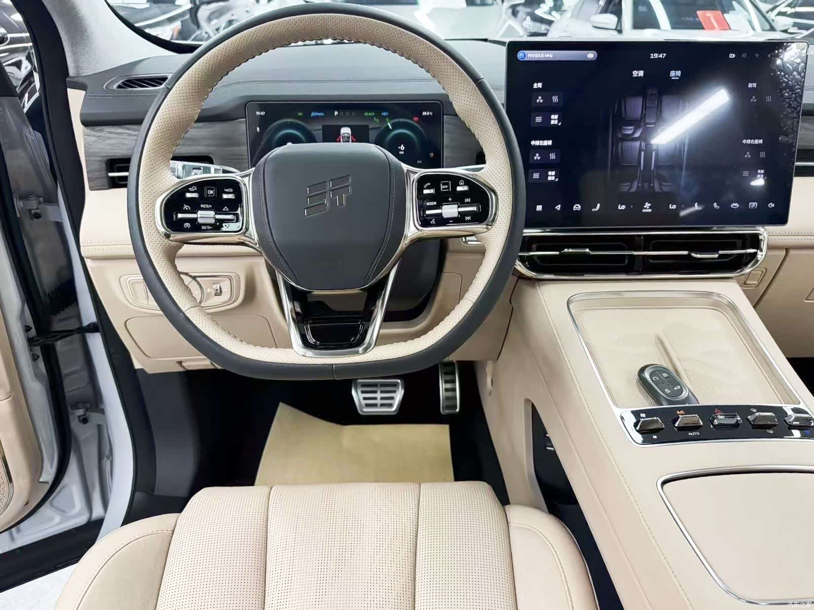 Jetour L9, 2025 24