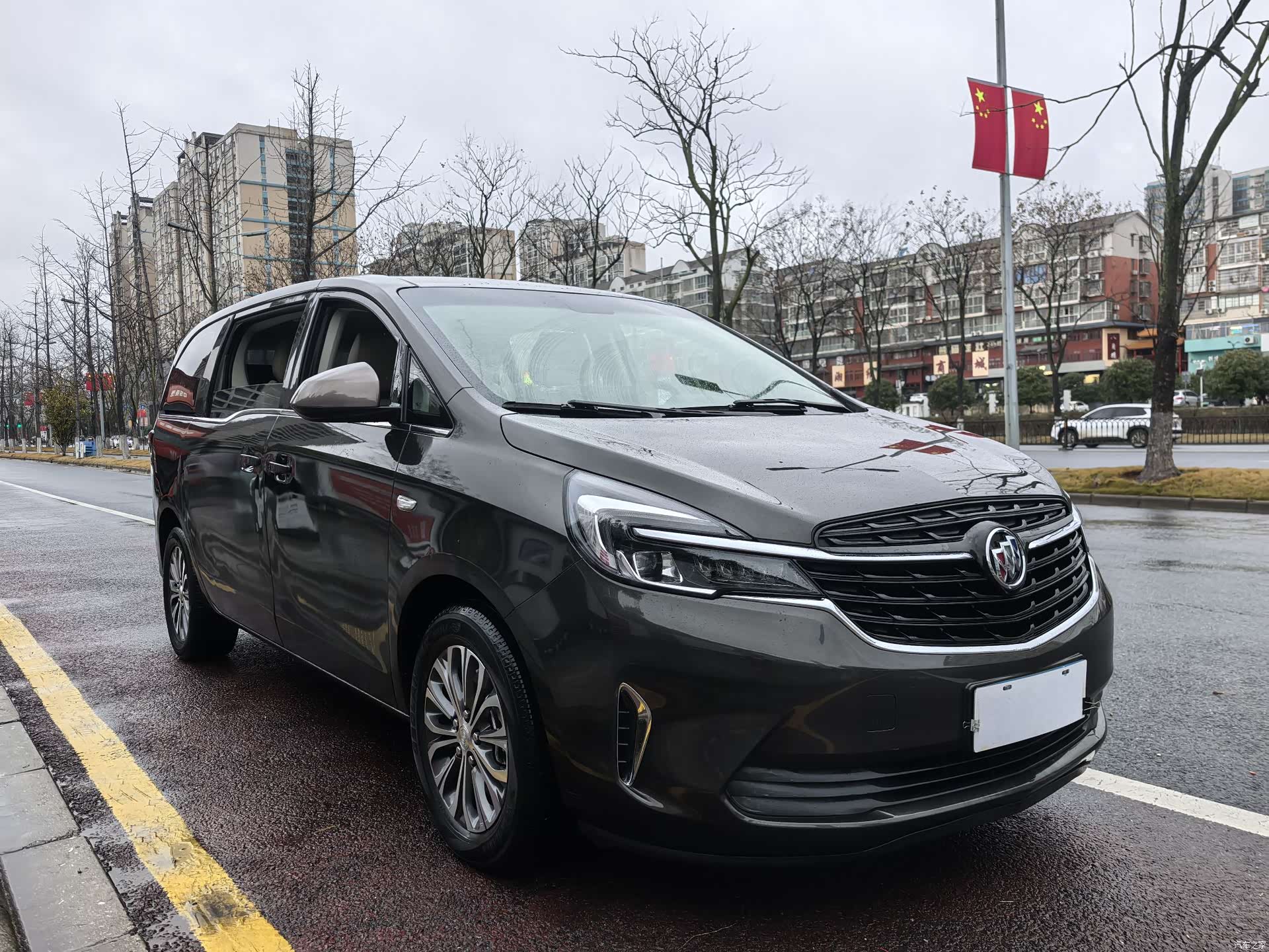 Buick GL8, 2022 3