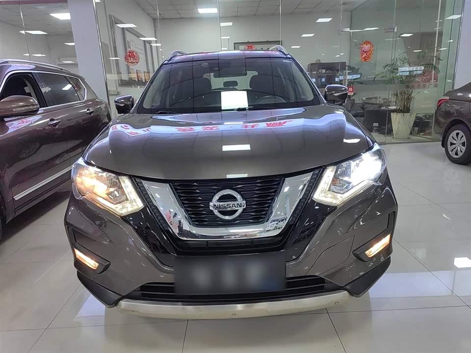Nissan Qijun