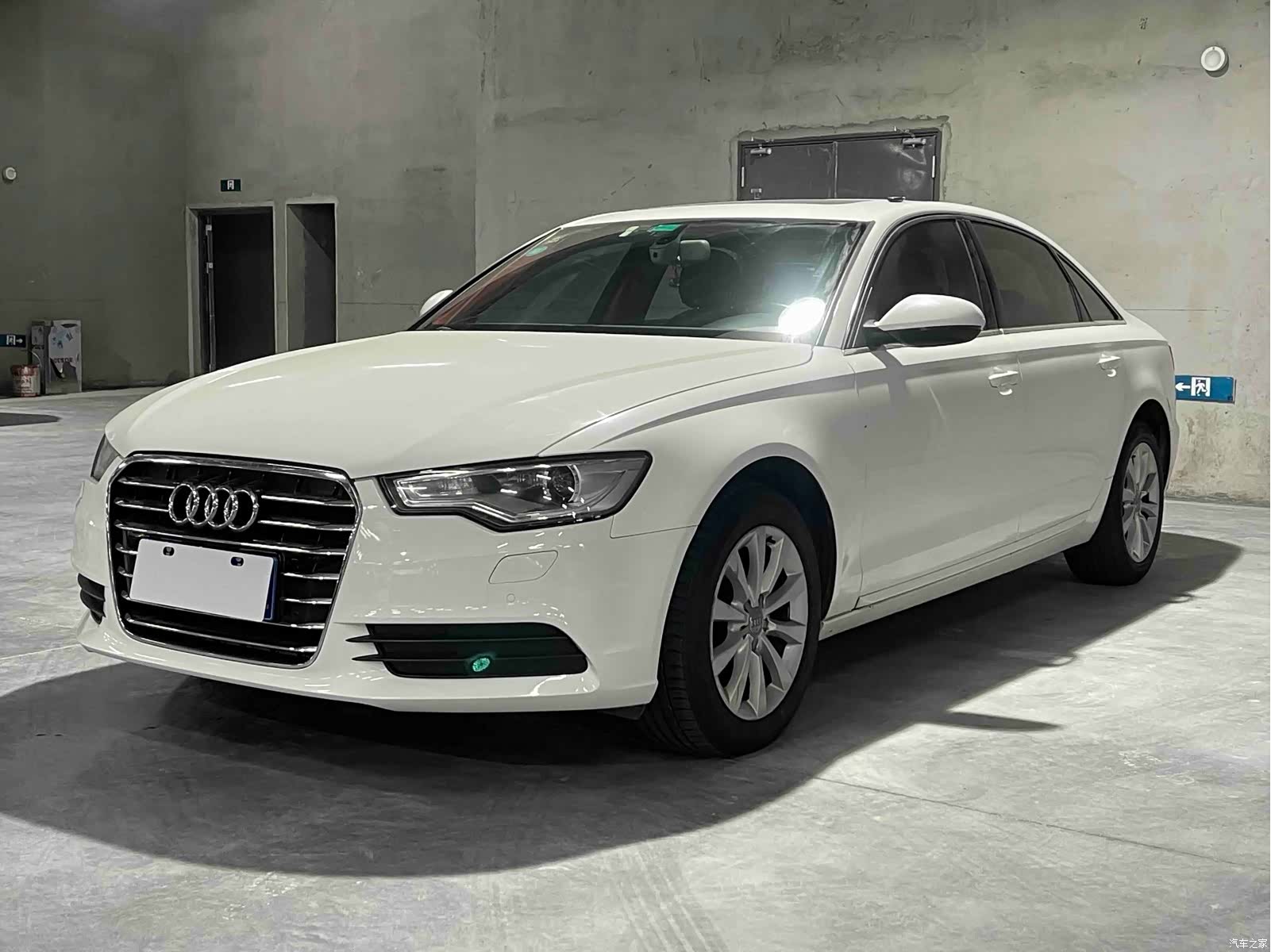 Audi A6L, 2014 1