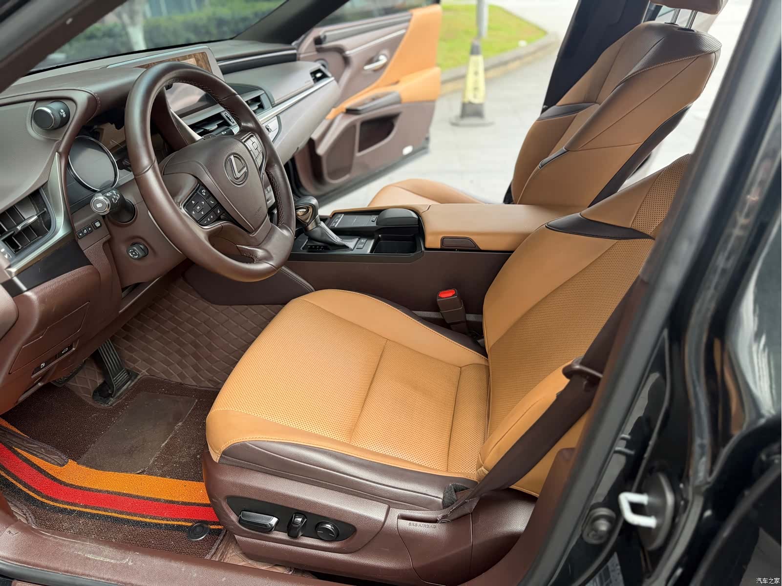 Lexus ES, 2020 4