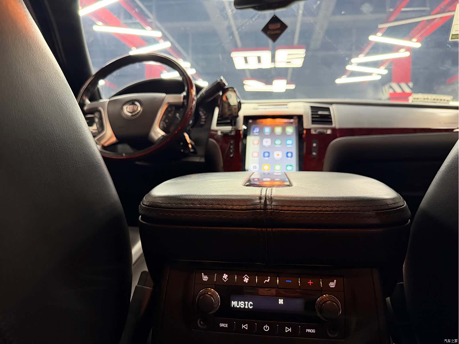 Cadillac Escalade, 2008 16