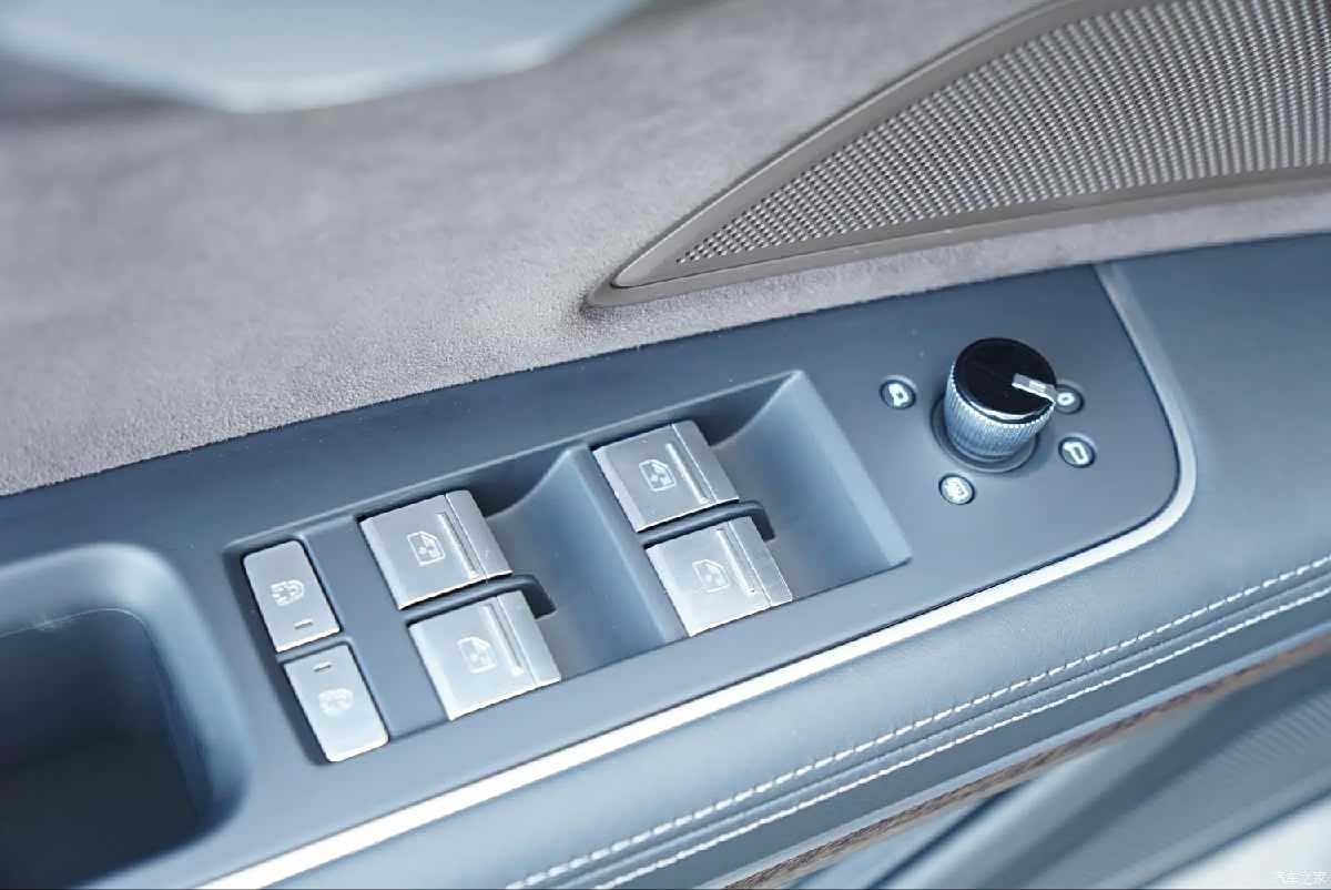 Audi A8L, 2024 20
