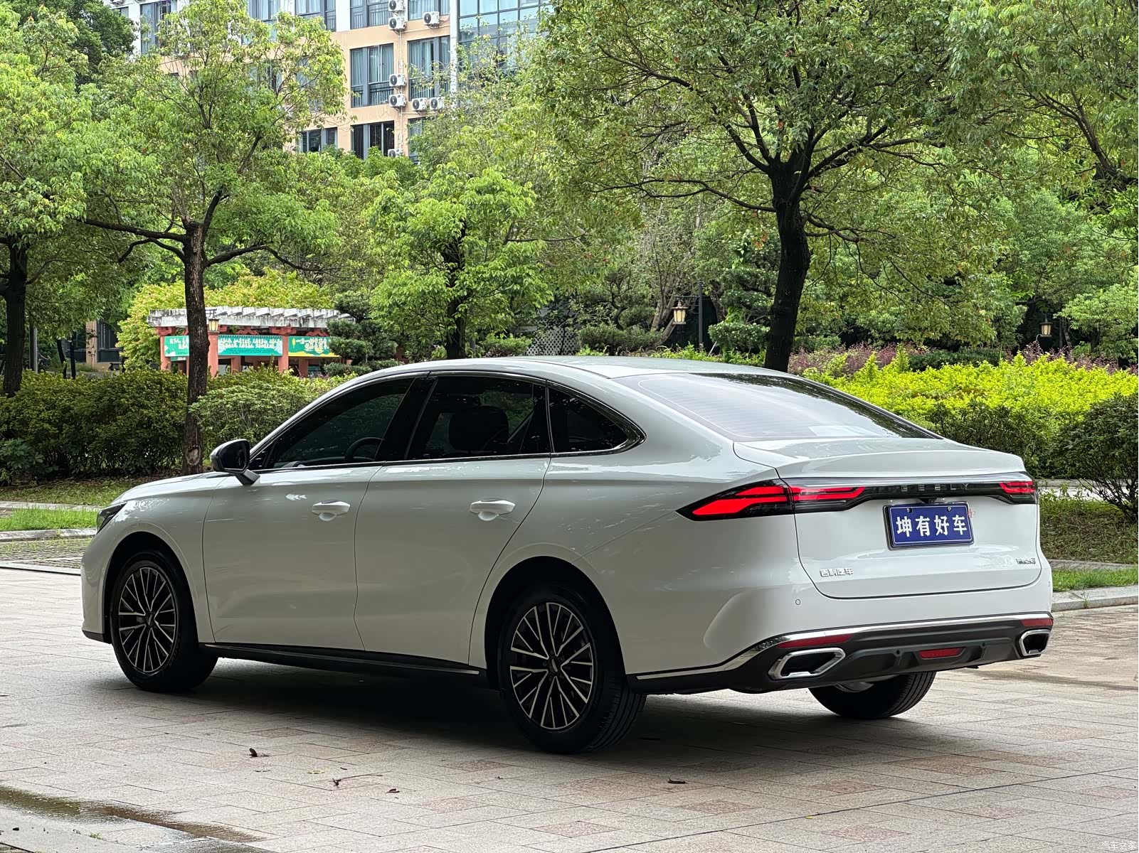 Geely Emgrand, 2026 4