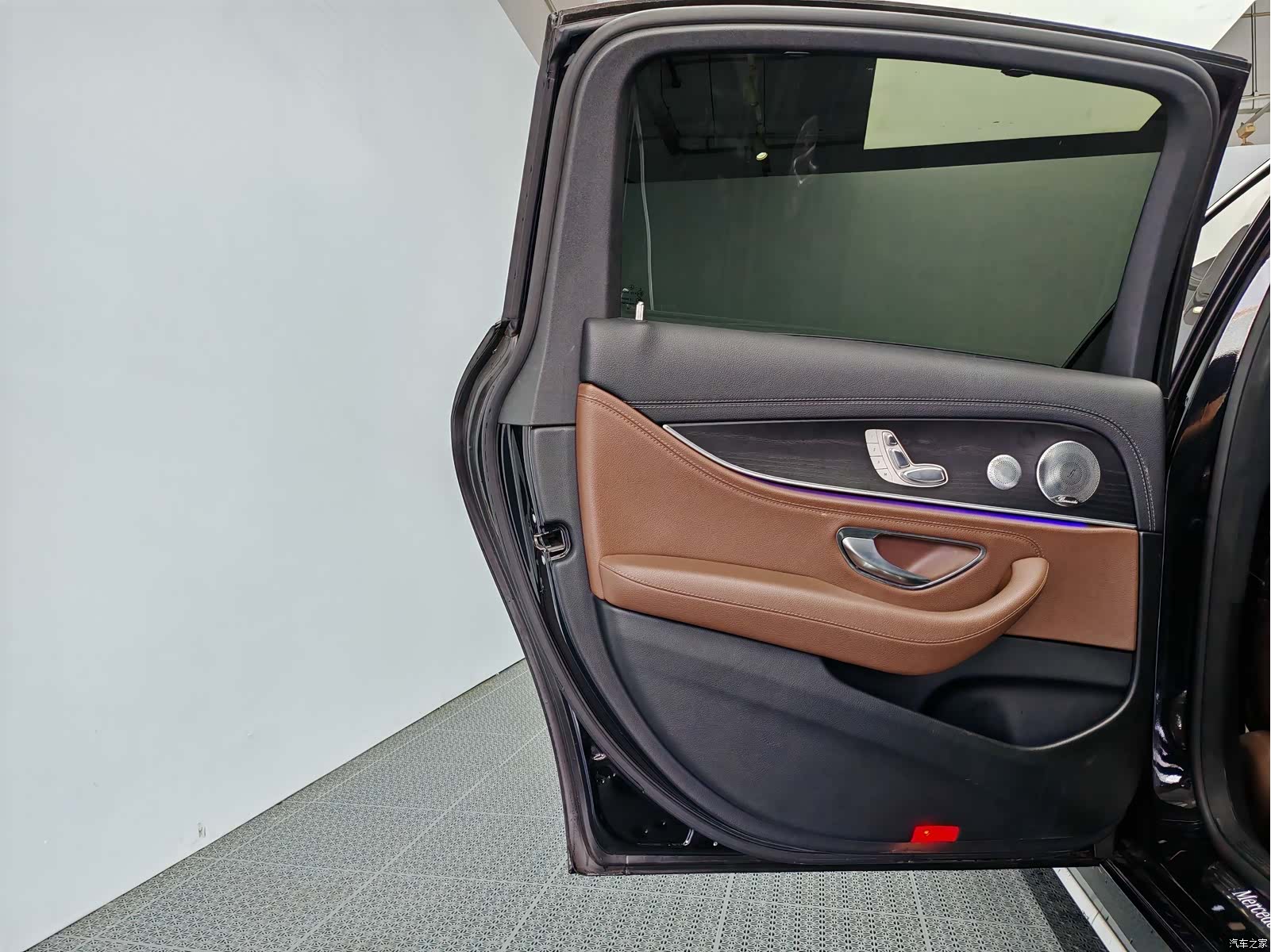 Mercedes-Benz E-Class, 2020 14
