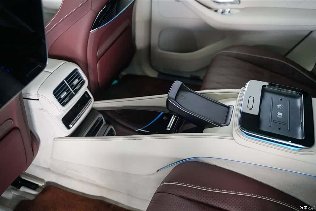 Maybach GLS, 2025 15