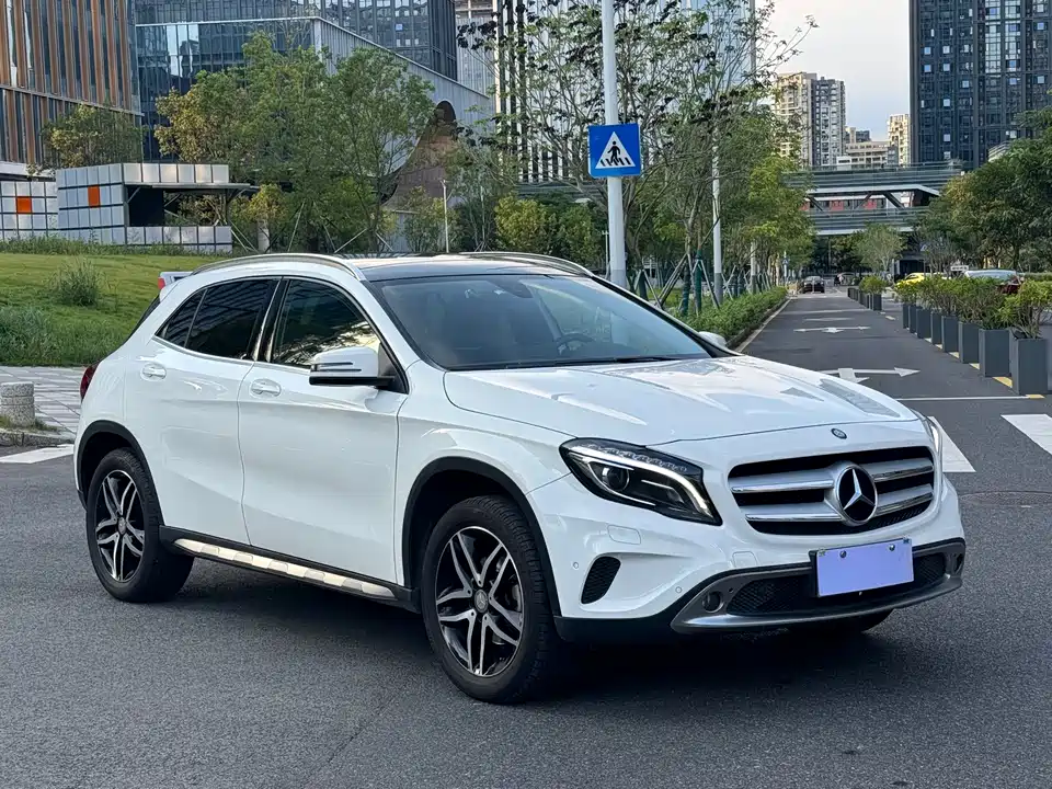 Mercedes-Benz GLA