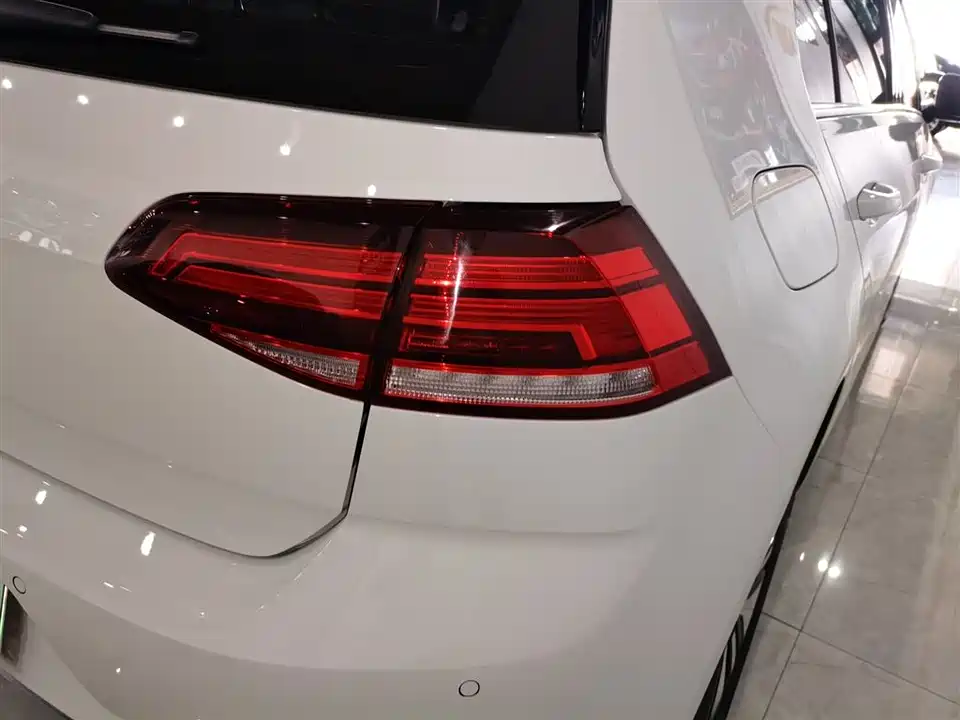 Volkswagen Golf*pure electricity